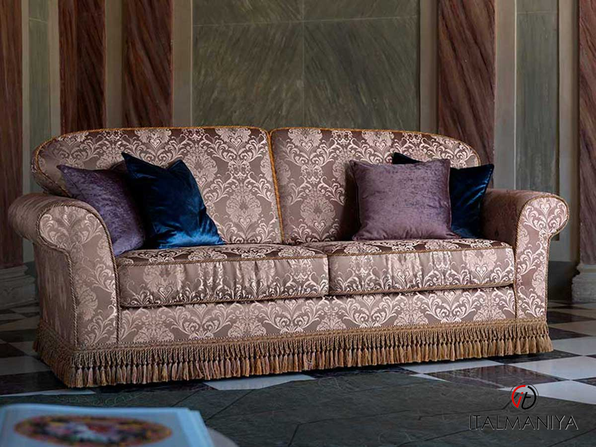 Фото 5 - Классический диван Florian фабрики Domingo (Италия)