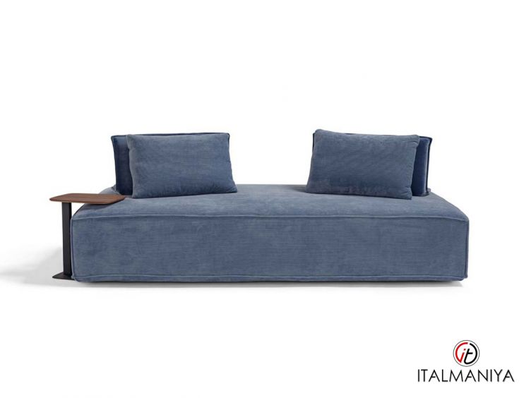 Фото 1 - Диван Tommy фабрики Dienne (производство Италия) из массива дерева в обивке из ткани синего цвета в современном стиле