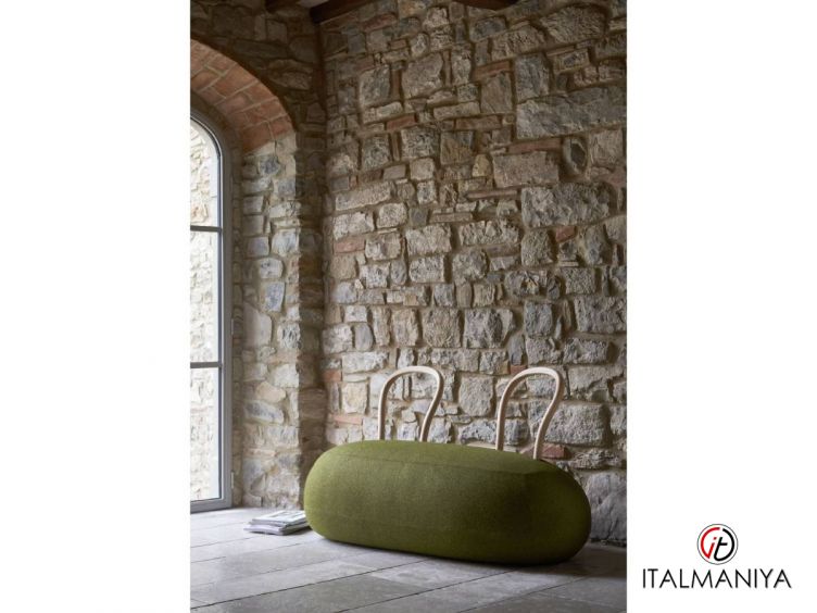 Фото 1 - Диван Yum Yum фабрики Opinion Ciatti (производство Италия) из массива дерева в обивке из ткани в современном стиле