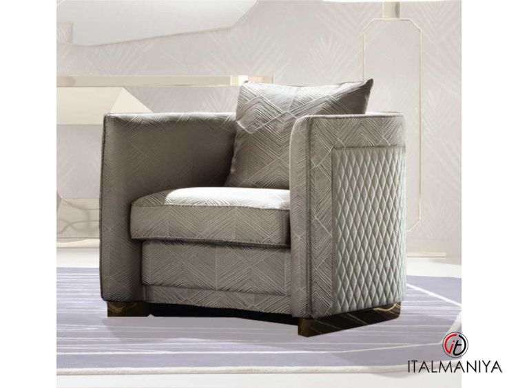Фото 1 - Кресло Infinity фабрики Giorgio Collection из массива дерева в обивке из ткани в современном стиле