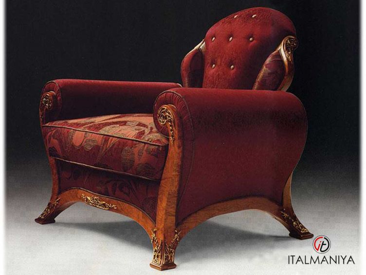 Фото 1 - Кресло Armony фабрики Citterio из массива дерева в обивке из ткани в классическом стиле