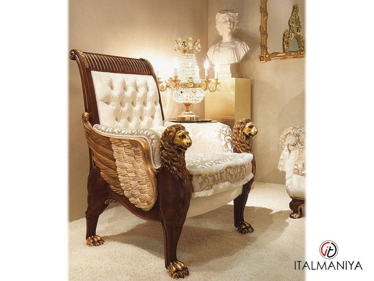 Фото 1 - Кресло Royal фабрики Zanaboni из массива дерева в обивке из ткани в классическом стиле