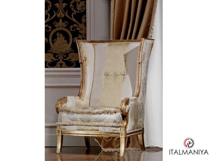 Фото 1 - Кресло Orse фабрики Zanaboni из массива дерева в обивке из ткани в классическом стиле