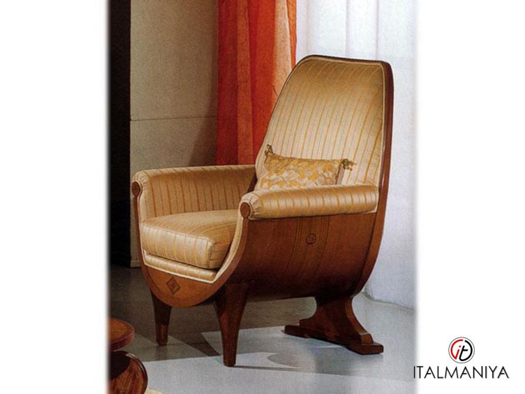 Фото 1 - Кресло Confort фабрики Carpanelli из массива дерева в обивке из ткани в классическом стиле