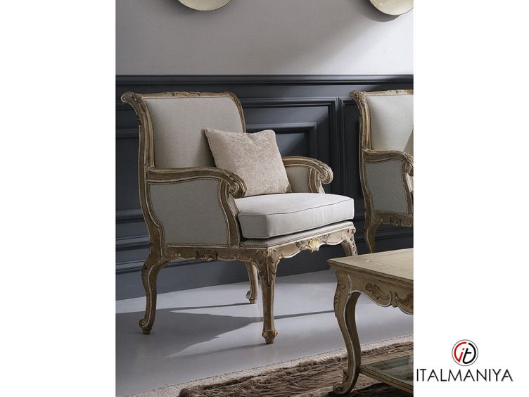Фото 1 - Кресло 3681 фабрики Silvano Grifoni из массива дерева в обивке из ткани в классическом стиле
