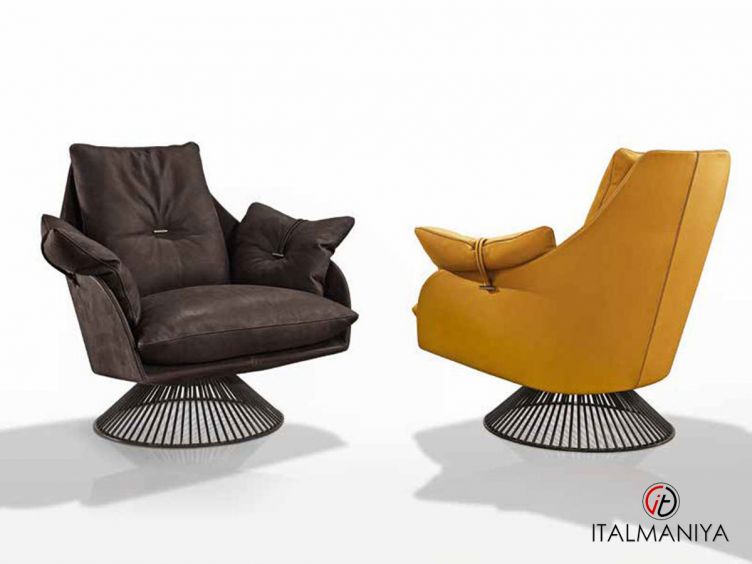 Фото 1 - Кресло Gloss фабрики Gamma Arredamenti из металла в обивке из кожи в современном стиле