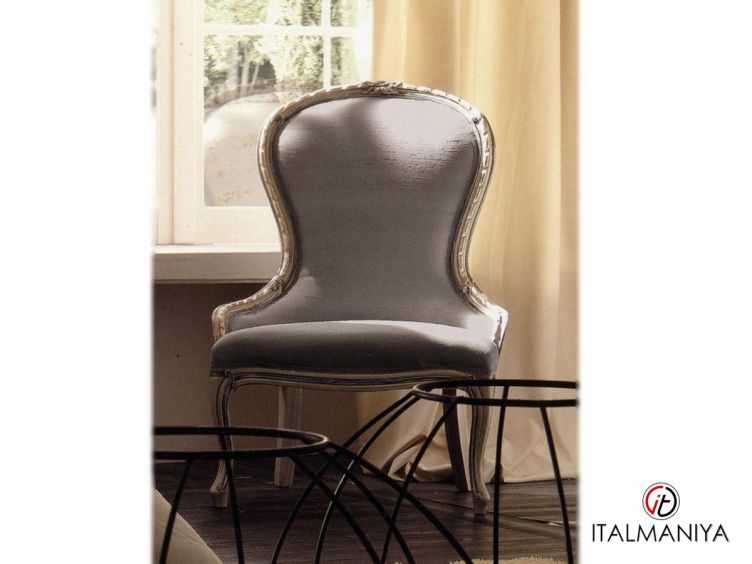 Фото 1 - Кресло Art 3025 фабрики Savio Firmino из массива дерева в обивке из ткани в классическом стиле