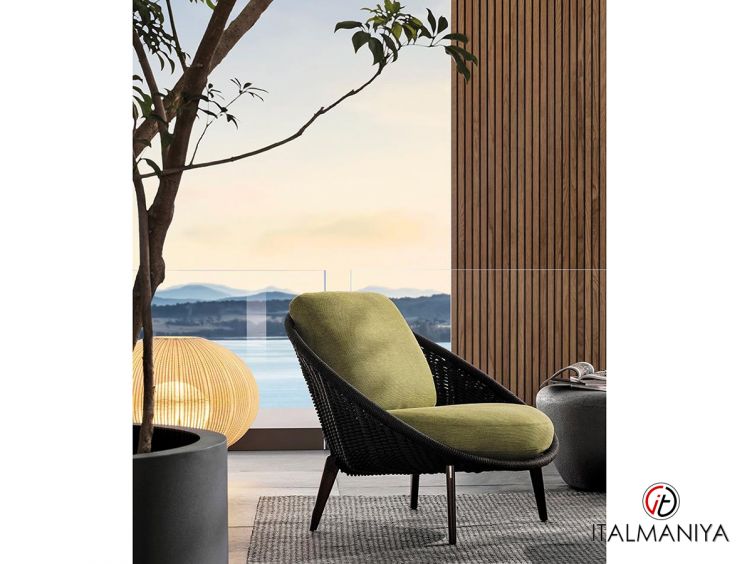 Фото 1 - Кресло Lido Cord Outdoor фабрики Minotti из массива дерева в обивке из ткани в современном стиле