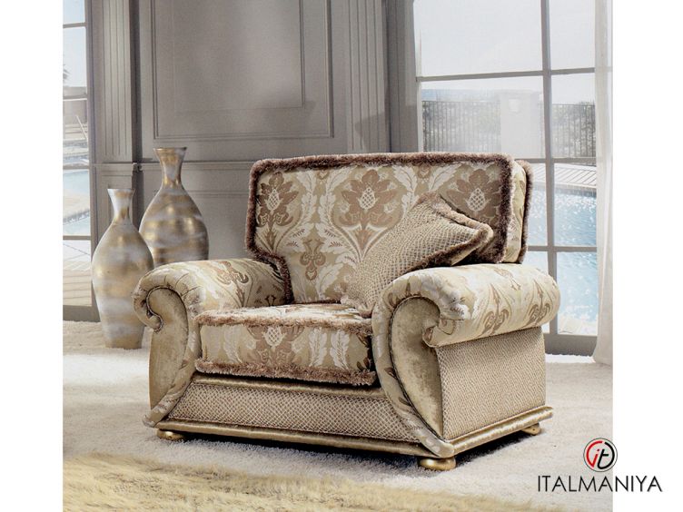 Фото 1 - Кресло Giada фабрики Sat из массива дерева в обивке из ткани в классическом стиле