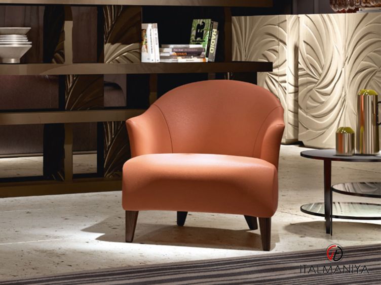 Фото 1 - Кресло Pucci фабрики Bm Style из массива дерева в обивке из кожи в современном стиле