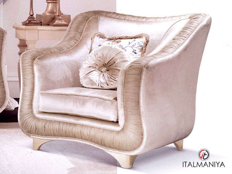Фото 1 - Кресло Puccini фабрики Bm Style из массива дерева в обивке из ткани в стиле арт-деко