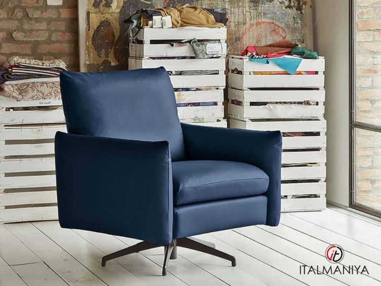 Фото 1 - Кресло London фабрики Rosini Divani (производство Италия) из массива дерева в обивке из кожи синего цвета в современном стиле