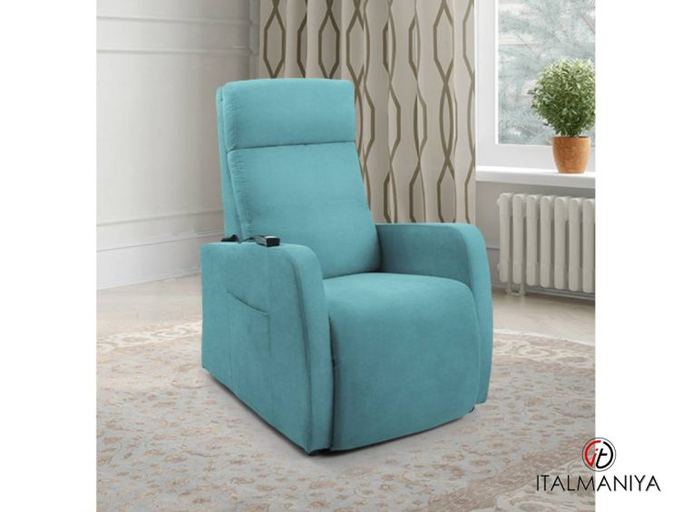 Фото 1 - Кресло Max фабрики Aerre Italia (производство Италия) из массива дерева в обивке из ткани в современном стиле