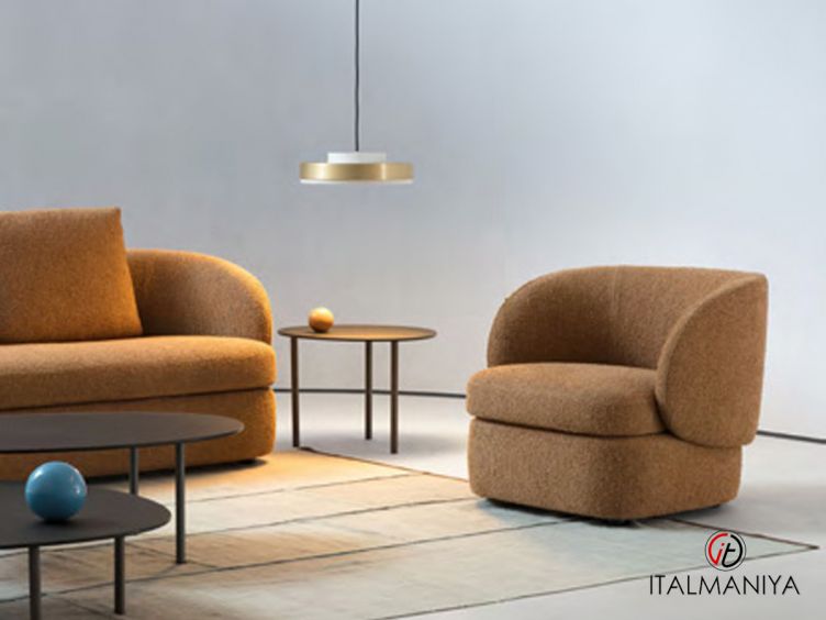 Фото 1 - Кресло Sobi фабрики Alf (производство Италия) из массива дерева в обивке из ткани в современном стиле