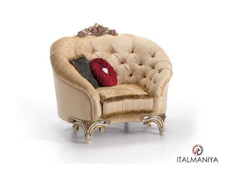 Фото 1 - Кресло Lia фабрики Altavilla из массива дерева в обивке из ткани в стиле барокко