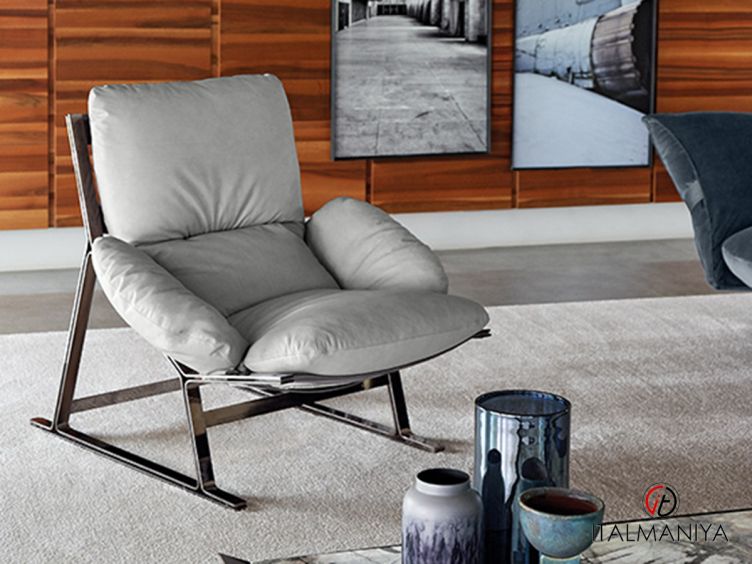 Фото 1 - Кресло Belair фабрики Arketipo из металла в обивке из ткани в современном стиле