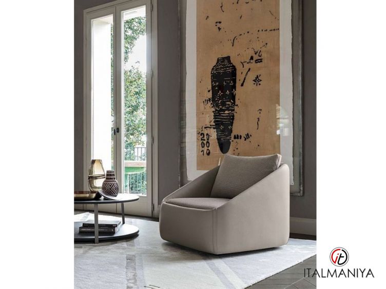 Фото 1 - Кресло Bend фабрики Ditre Italia из массива дерева в обивке из кожи в современном стиле