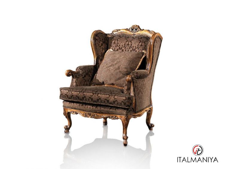 Фото 1 - Кресло P300 фабрики Francesco Molon из массива дерева в обивке из ткани в классическом стиле