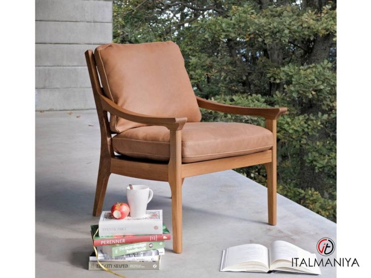 Фото 1 - Кресло Regal MDI.ACH.TEL.1020 фабрики MOD Interiors (производство Испания) из массива дерева в обивке из кожи в современном стиле