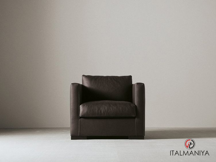 Фото 1 - Кресло Belmon фабрики Meridiani из массива дерева в обивке из ткани в современном стиле