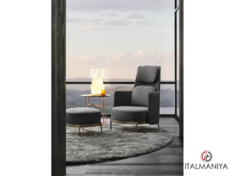 Фото 1 - Кресло Tape высокое с подлокотниками фабрики Minotti из металла в современном стиле