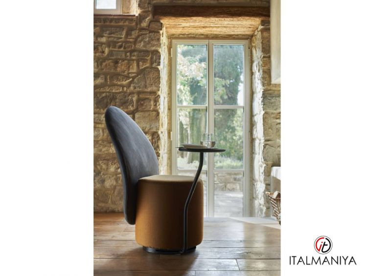 Фото 1 - Кресло Loomi фабрики Opinion Ciatti (производство Италия) из массива дерева в обивке из ткани в современном стиле