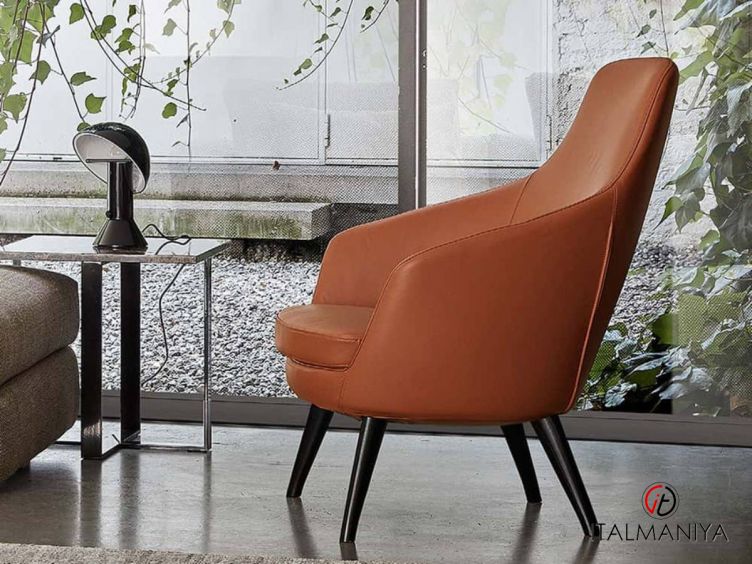 Фото 1 - Кресло Giacarta фабрики Rosini Divani (производство Италия) из массива дерева в обивке из кожи коричневого цвета в современном стиле
