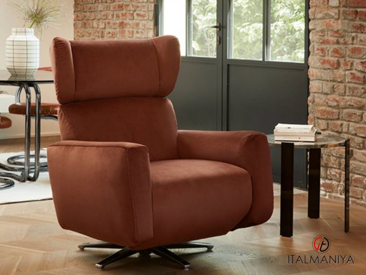 Фото 1 - Кресло Zante фабрики Rosini Divani (производство Италия) из массива дерева в обивке из кожи в современном стиле