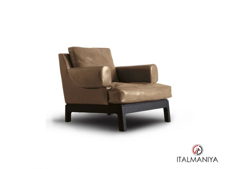 Фото 1 - Кресло Taylor фабрики Ulivi (производство Италия) из массива дерева в обивке из кожи коричневого цвета в современном стиле