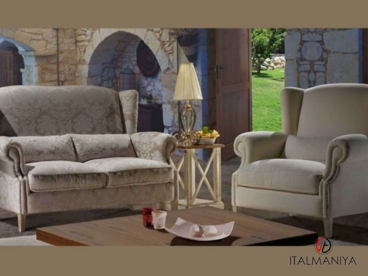 Фото 1 - Мягкая мебель Mike фабрики Treci Salotti из массива дерева в классическом стиле