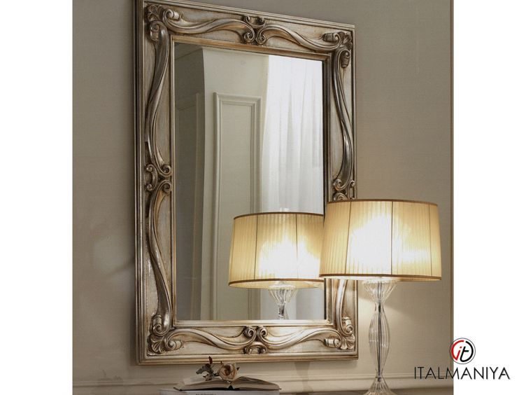 Фото 1 - Зеркало Eden фабрики Gold Confort из массива дерева в классическом стиле