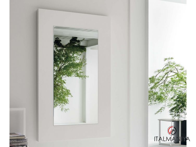 Фото 1 - Зеркало Dolcevita фабрики Tomasella из массива дерева в современном стиле