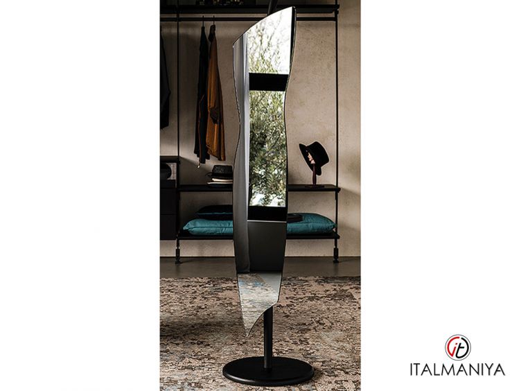 Фото 1 - Зеркало Image фабрики Cattelan Italia из массива дерева в современном стиле
