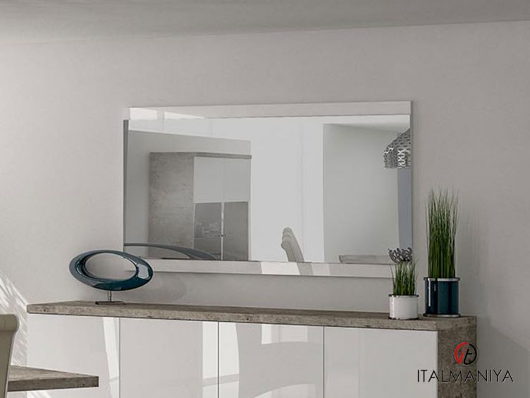 Фото 1 - Зеркало Treviso фабрики Status (производство Италия) из МДФ белого цвета в современном стиле