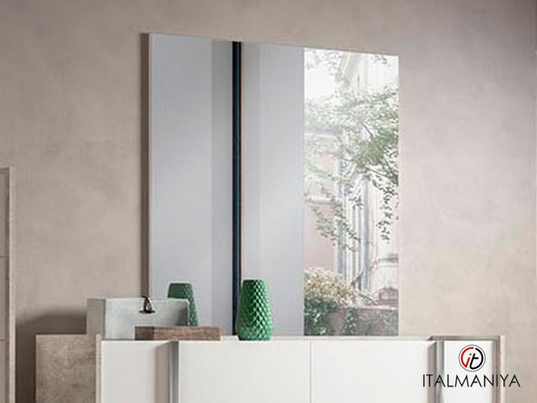 Фото 1 - Зеркало Treviso для спальни фабрики Status (производство Италия) из МДФ в современном стиле