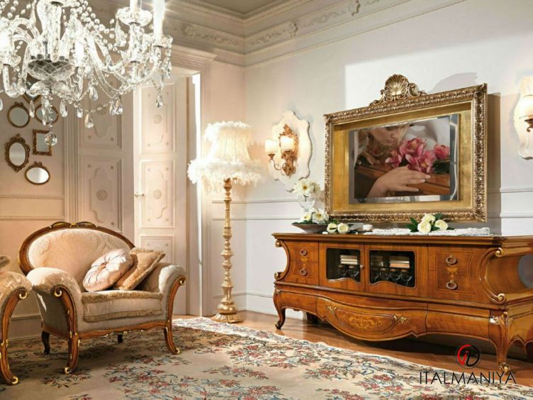 Фото 1 - Панель под ТВ Napoleone фабрики Antonelli Moravio из массива дерева коричневого цвета в классическом стиле