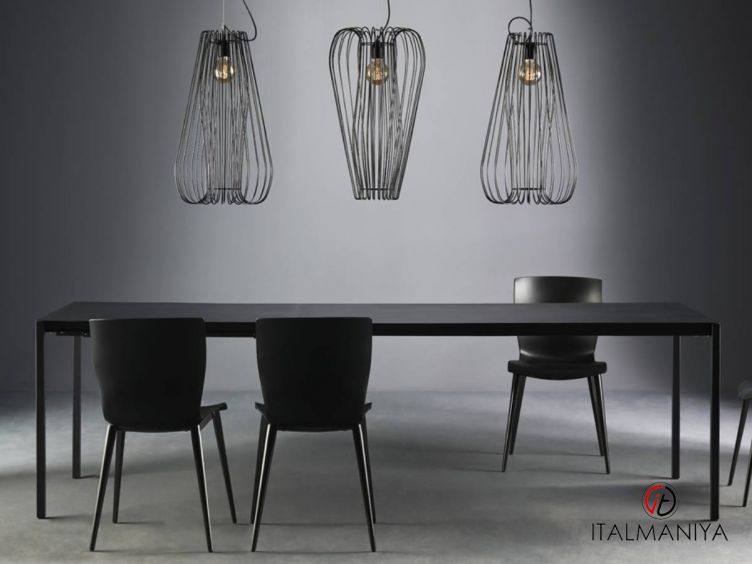 Фото 1 - Стол обеденный Piet фабрики Colico (производство Италия) из металла в современном стиле