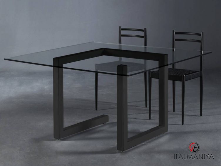 Фото 1 - Стол обеденный Teorico фабрики Colico (производство Италия) из металла в современном стиле