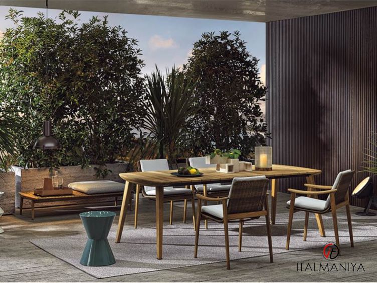 Фото 1 - Стол обеденный Fynn Dining "Outdoor" фабрики Minotti из массива дерева в современном стиле