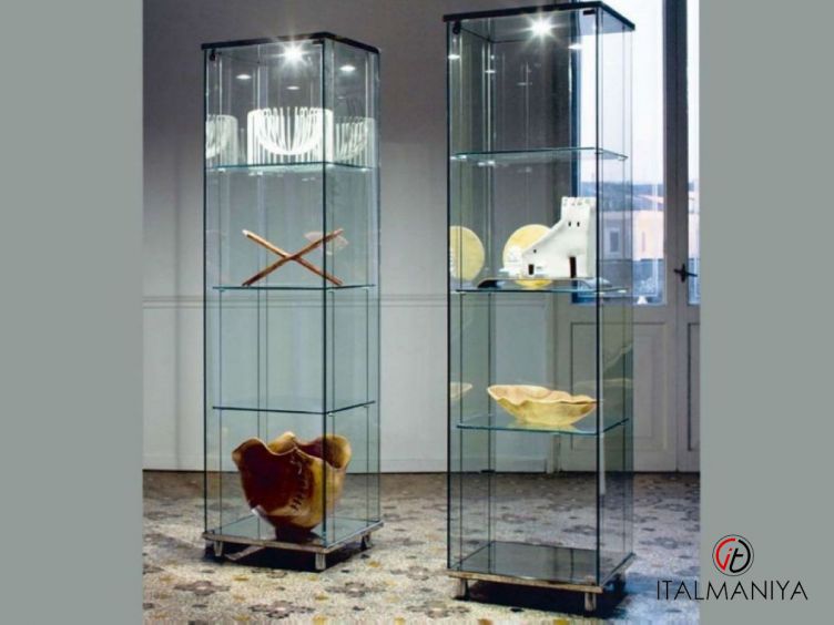 Фото 1 - Витрина Charme фабрики Cattelan Italia из стекла в современном стиле