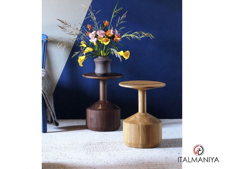 Фото 1 - Журнальный столик Pezzo фабрики Miniforms из массива дерева в современном стиле