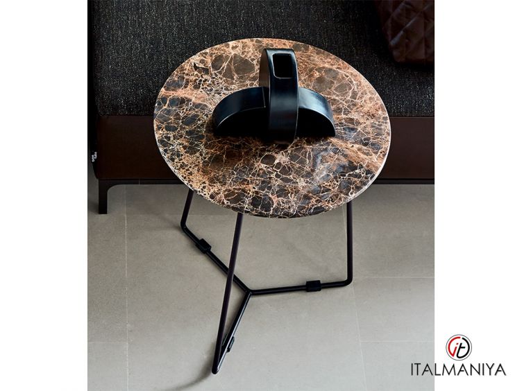 Фото 1 - Журнальный столик Kevin JTA09 фабрики Ditre Italia из металла в современном стиле