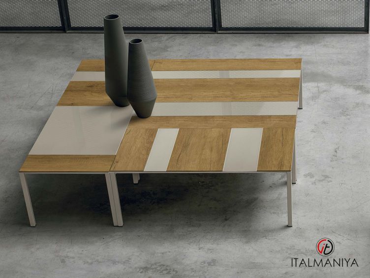 Фото 1 - Журнальный столик Strike фабрики Tomasella из металла в современном стиле