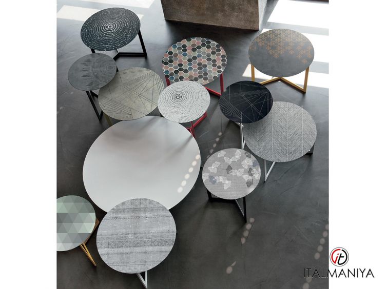 Фото 1 - Журнальный столик Joy decor фабрики Tomasella из металла в современном стиле