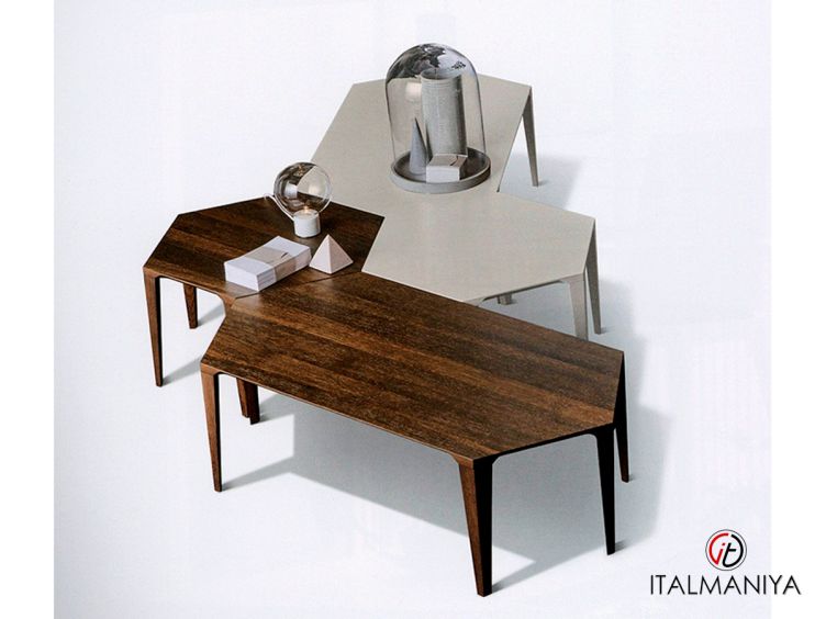 Фото 1 - Журнальный столик Alhambra фабрики Zanette из массива дерева в современном стиле