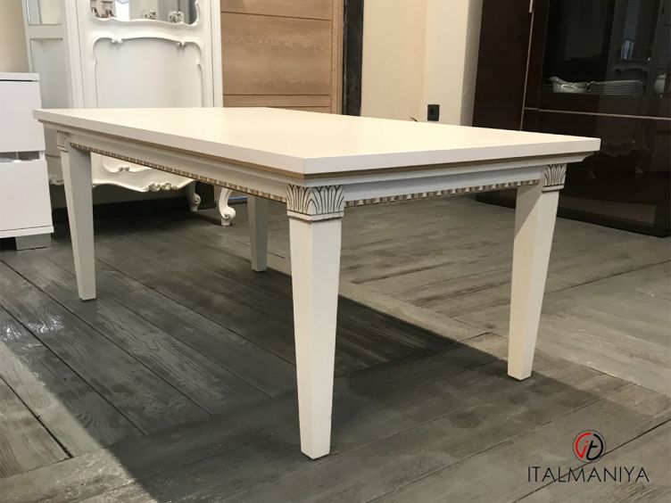 Фото 1 - Журнальный столик Palazzo Ducale фабрики Bakokko (производство Италия) из массива дерева белого цвета в классическом стиле