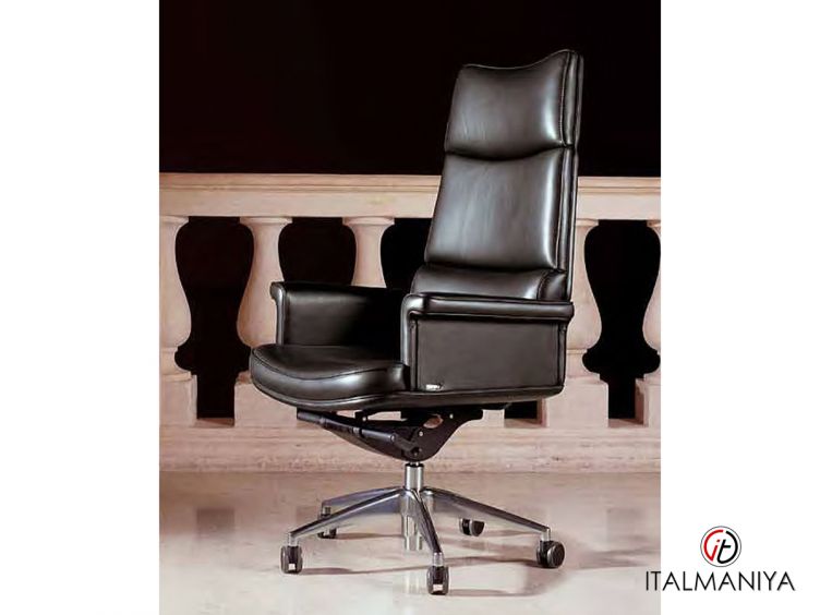 Фото 1 - Кресло для кабинета Tripla A руководителя фабрики Mascheroni из металла в обивке из кожи в современном стиле