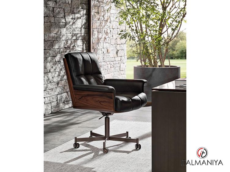 Фото 1 - Кресло для кабинета Daiki Studio фабрики Minotti из металла в обивке из кожи в современном стиле