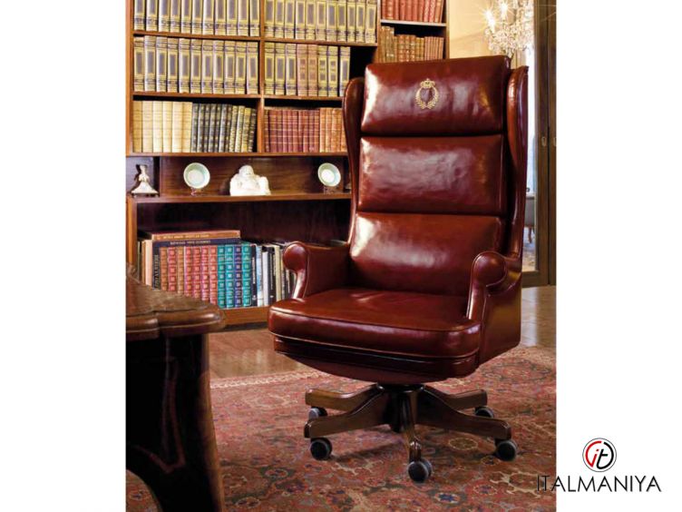 Фото 1 - Кресло для кабинета Giubileo 135 руководителя фабрики Mascheroni из массива дерева в современном стиле