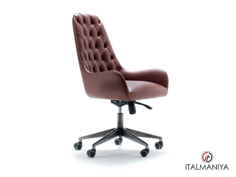 Фото 1 - Кресло для кабинета Willem фабрики Ulivi (производство Италия) из массива дерева в обивке из кожи коричневого цвета в современном стиле